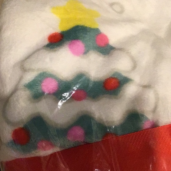 Hello Kitty plush throw fleece blanket size 50x70. Santa kitty + Christmas tree - Picture 3 of 3